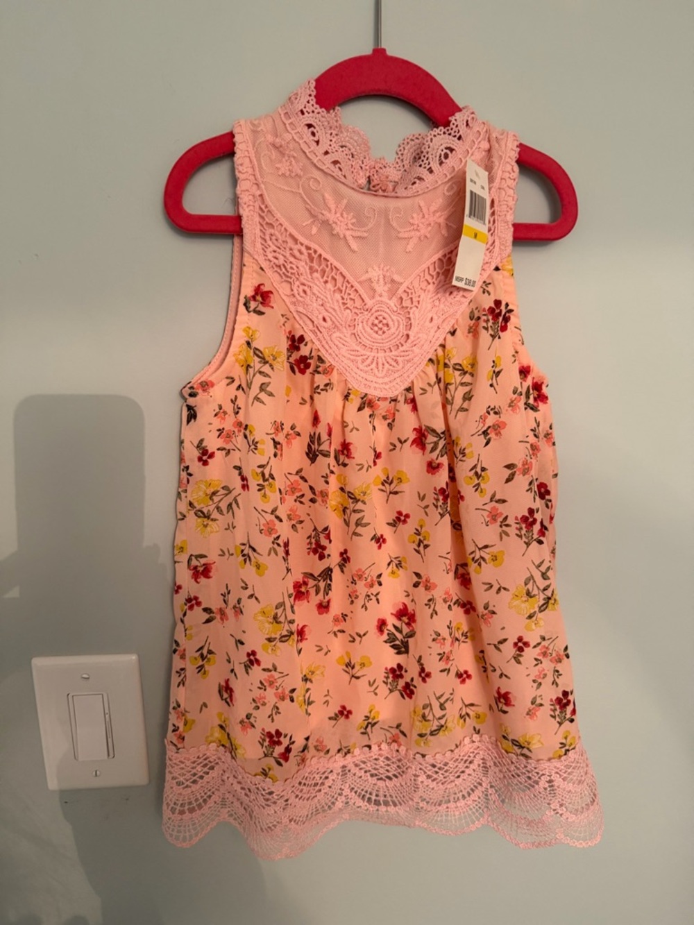 Beautees Peach  Floral Lace-Trim Sleeveless Top M NWT